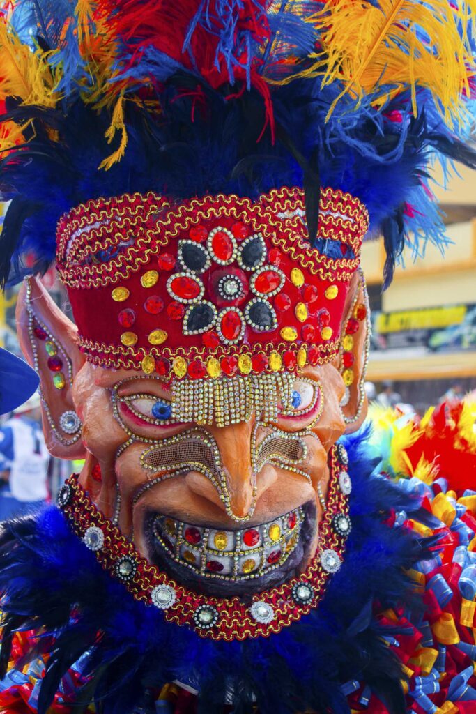 Serie fotográfica del Carnaval de Negros y Blancos en Pasto, Colombia, con retratos y escenas callejeras capturadas por Lina María Zapata